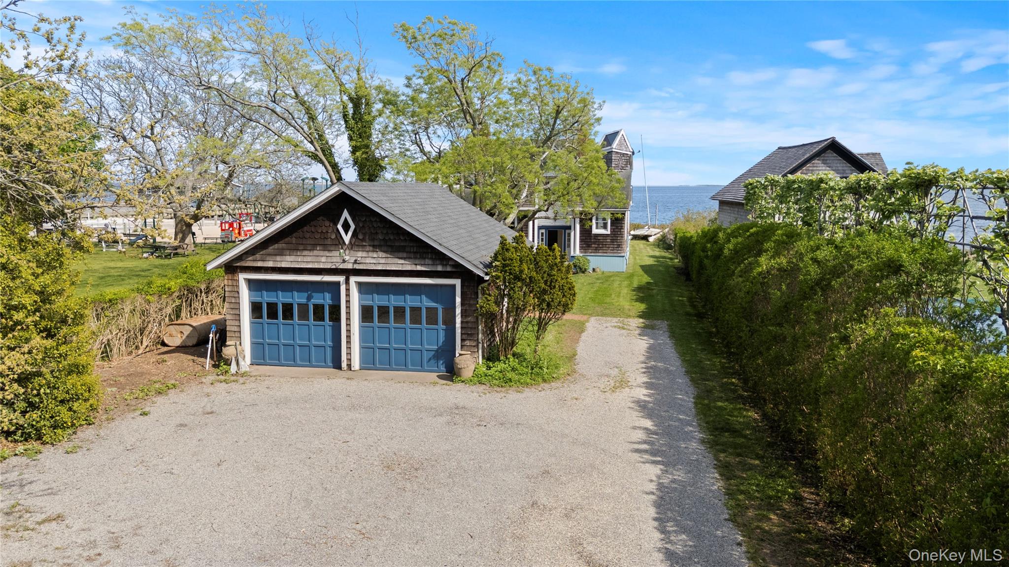 4 Shore Road