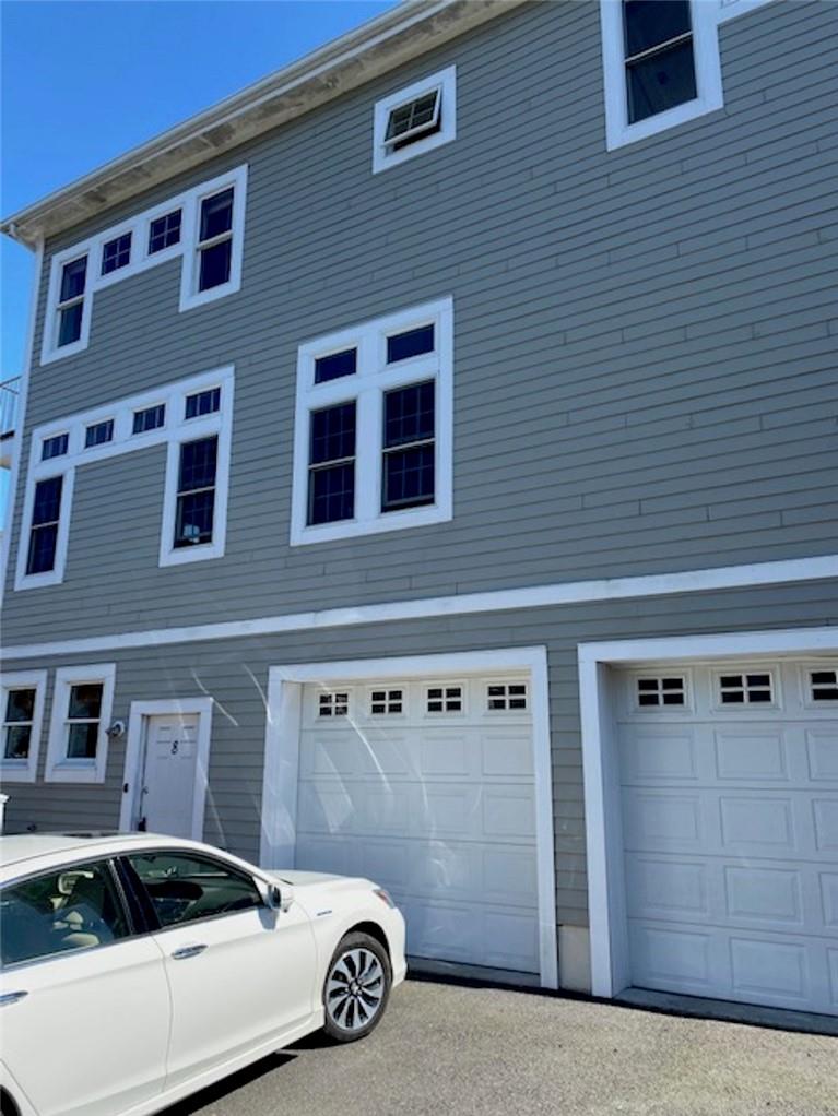 Rental Property at Clinton Avenue 8, New Rochelle, New York - Bedrooms: 3 
Bathrooms: 4 
Rooms: 8  - $4,600 MO.