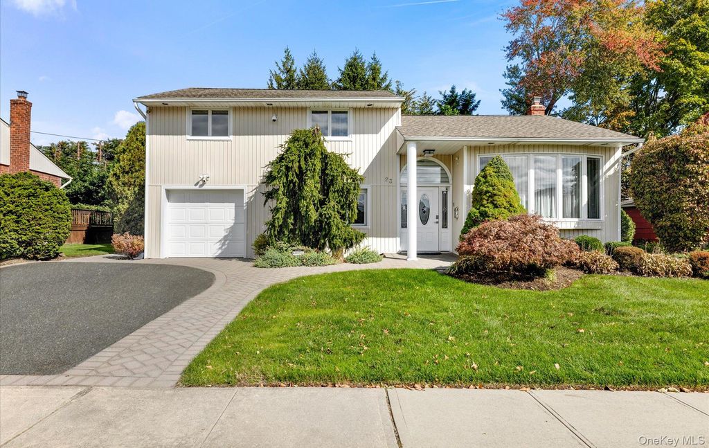 Photo of 23 Coronet Lane, Plainview, NY 11803 (MLS # 978740)