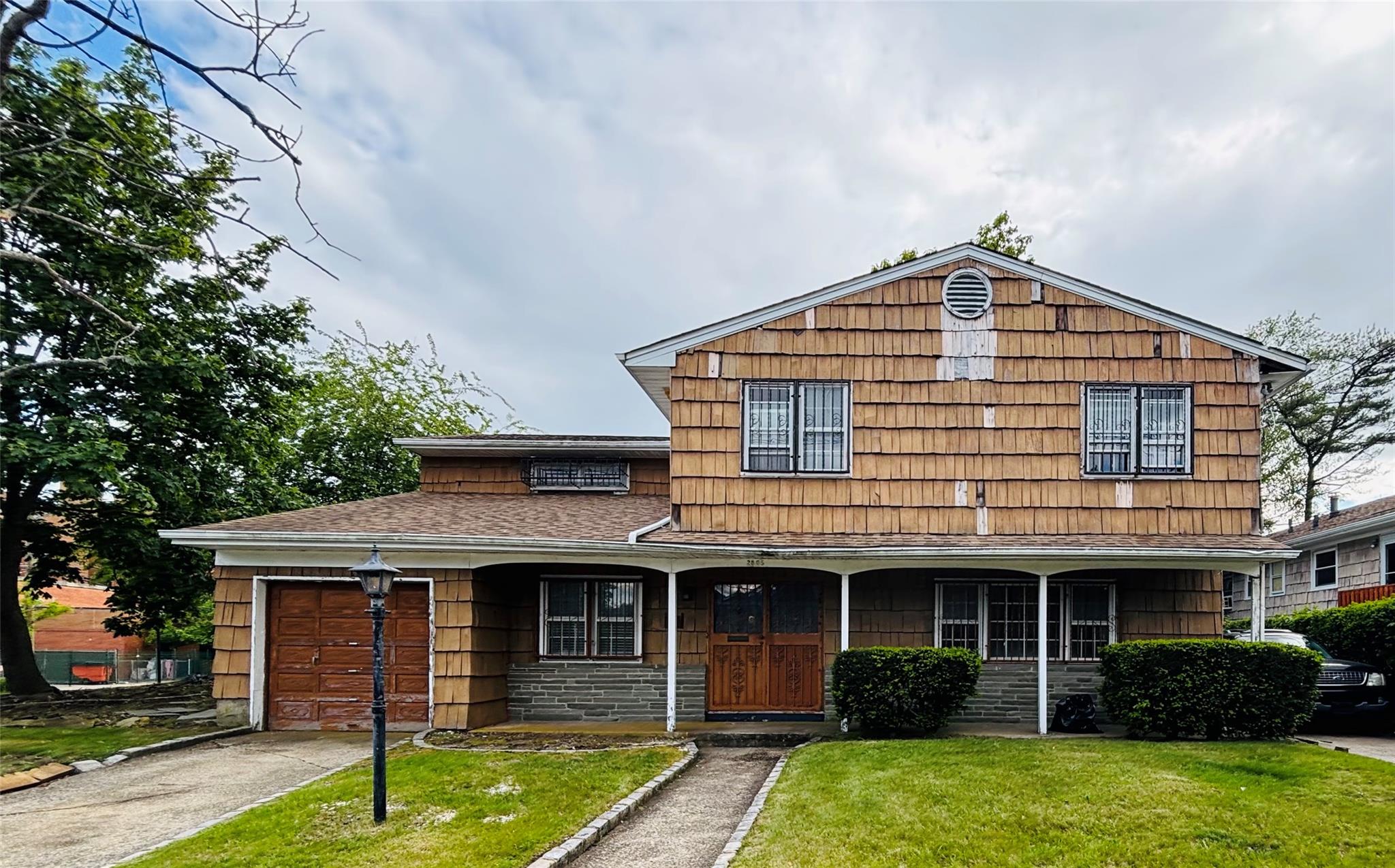 Property for Sale at Mott Avenue, Far Rockaway, Queens, NY - Bedrooms: 4 
Bathrooms: 2 
Rooms: 8  - $625,000