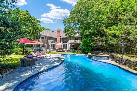 98 Spring Pond Lane Southampton NY 11968
