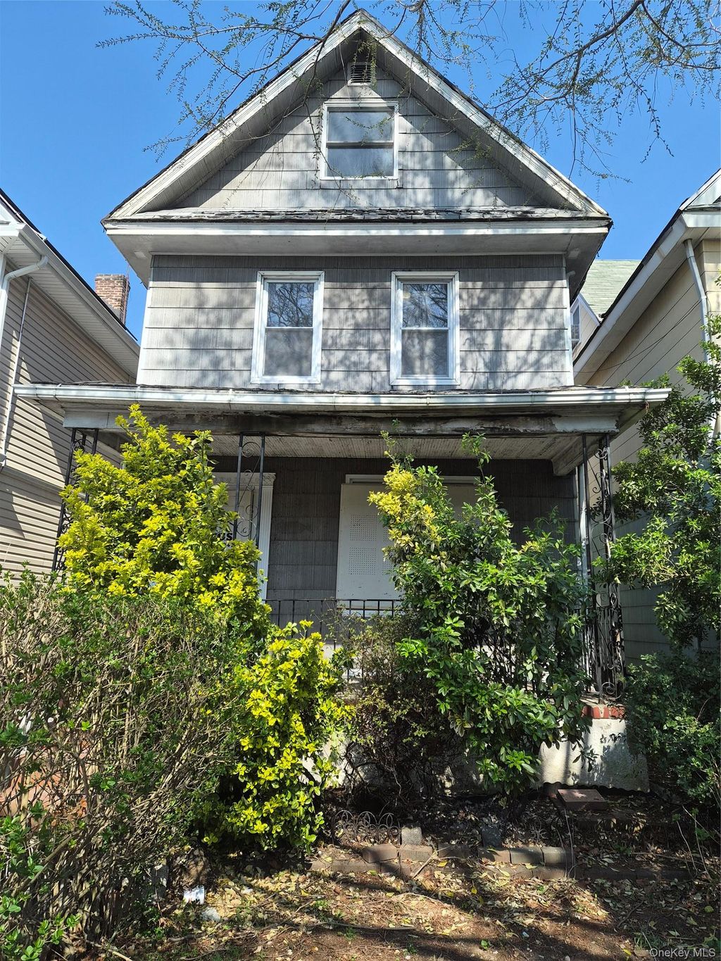 Photo of 9119 110th Street, Richmond Hill, NY 11418 (MLS # 985950)