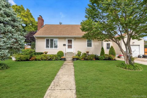 Photo of 1039 Elizabeth Street, Baldwin, NY 11510 (MLS # 916244)