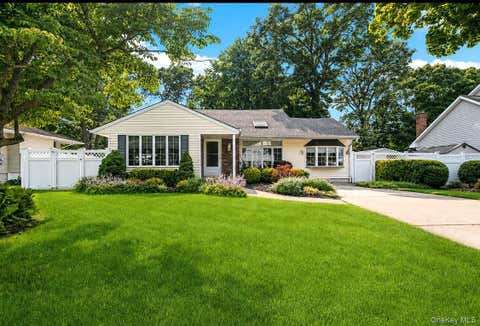 Homes For Sale - 12 Larry Road<br/> Selden, NY 11784