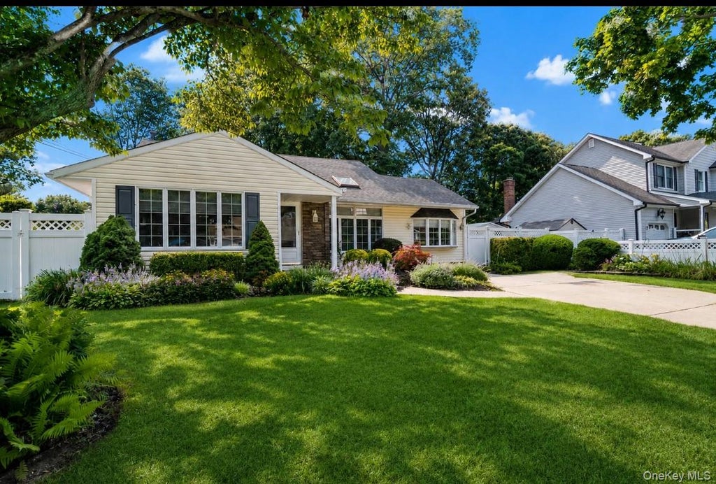Photo of 12 Larry Road, Selden, NY 11784 (MLS # 1025544)