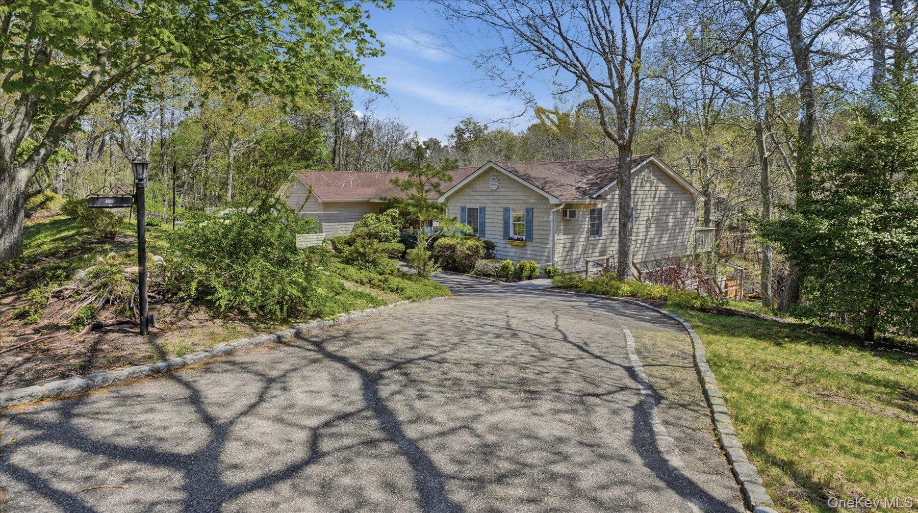 18 Beaver Lane W