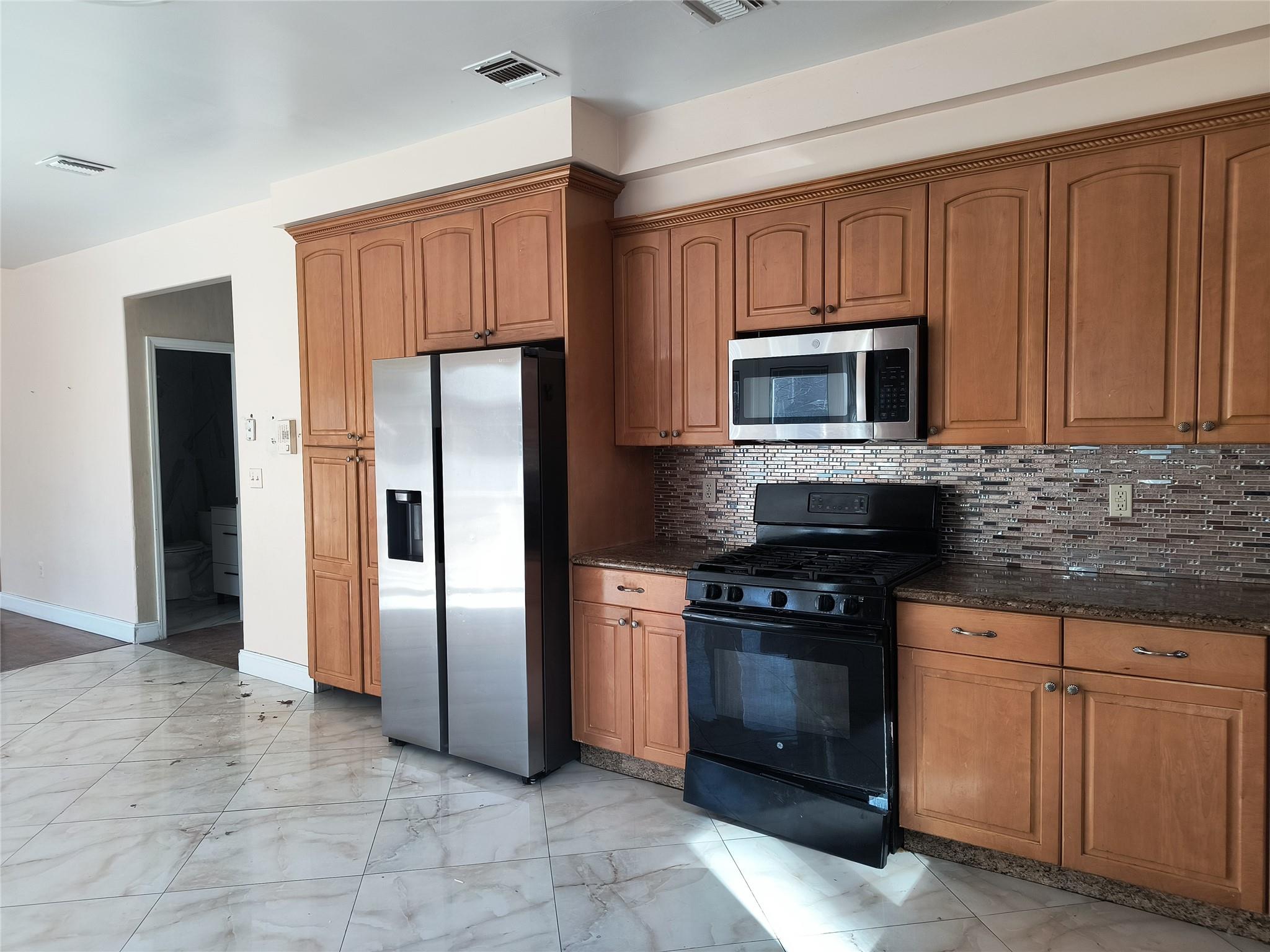 73 W Maple Avenue, Ramapo, New York image 20