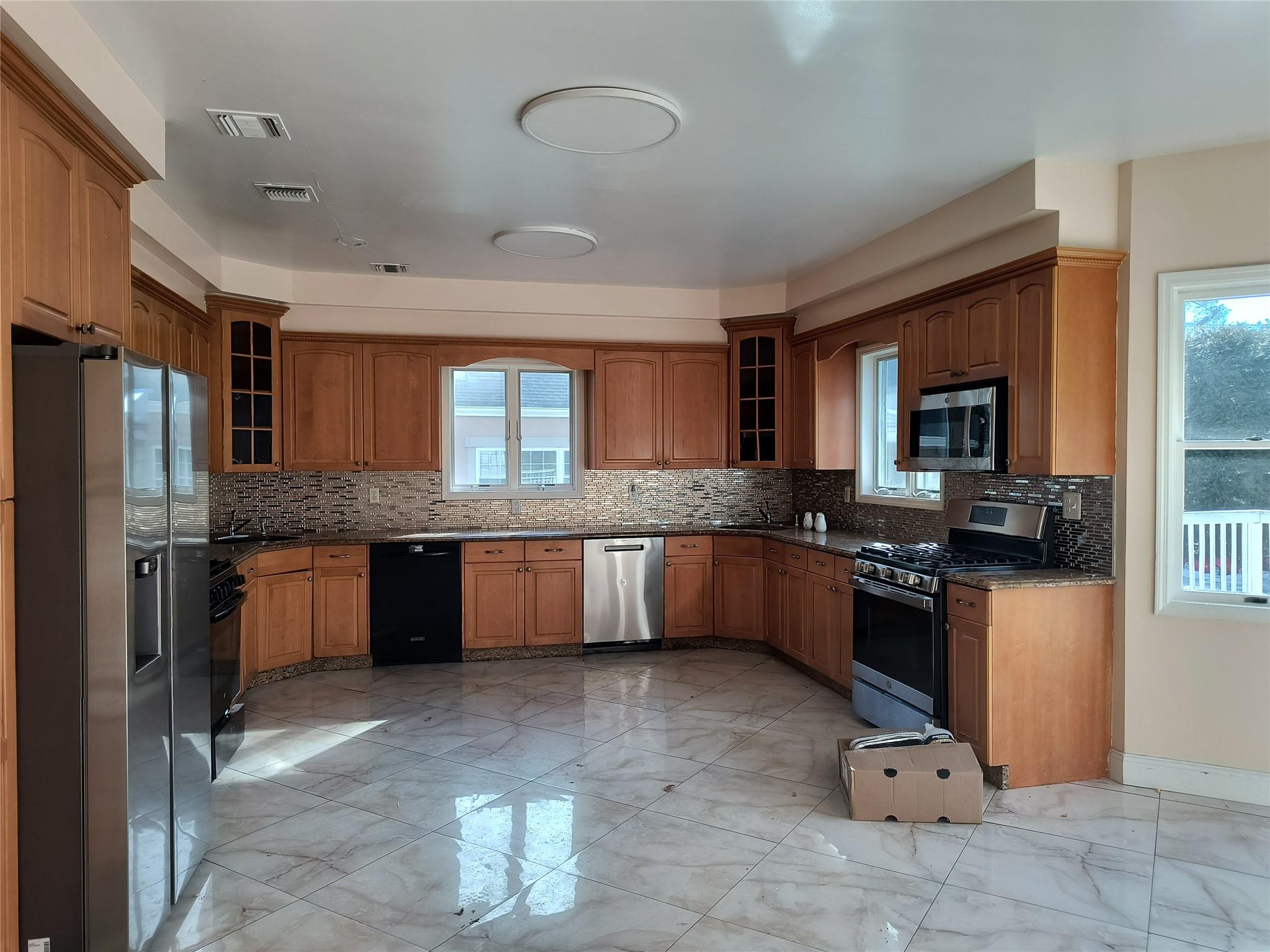 73 W Maple Avenue, Ramapo, New York image 14