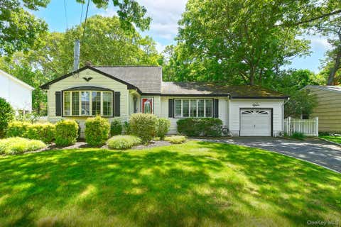 Homes For Sale - 18 Homeland Drive<br/> Suffolk County, Huntington, NY 11743