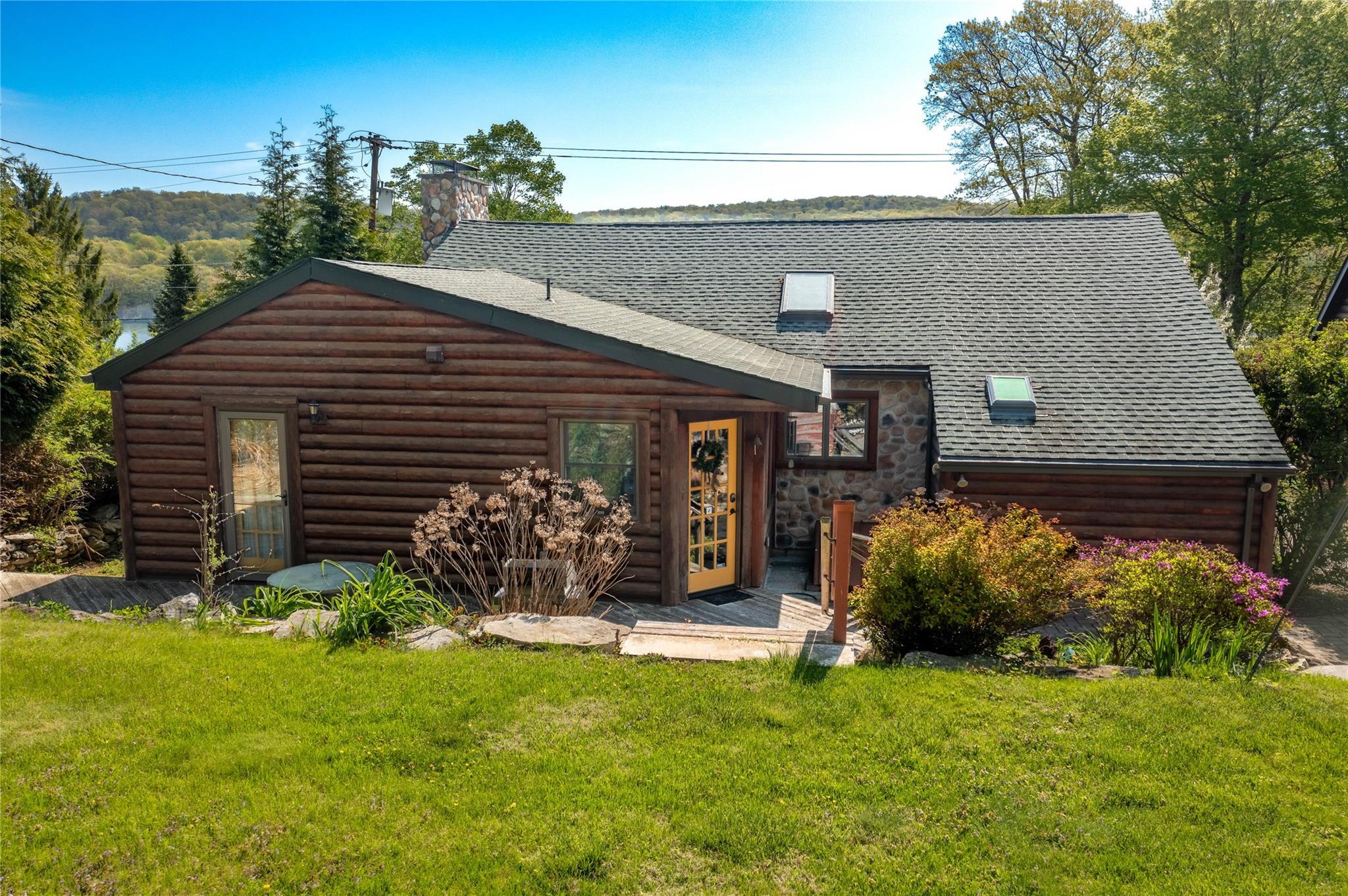 81 N Lakeview Drive, Holmes, New York image 7