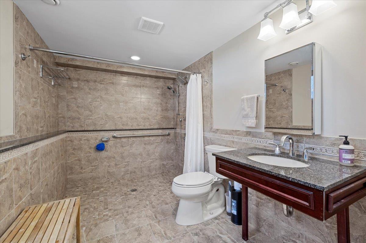 54 Circle Drive, Syosset, New York image 25