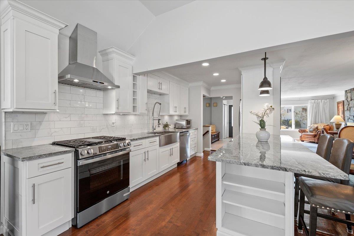 54 Circle Drive, Syosset, New York image 5