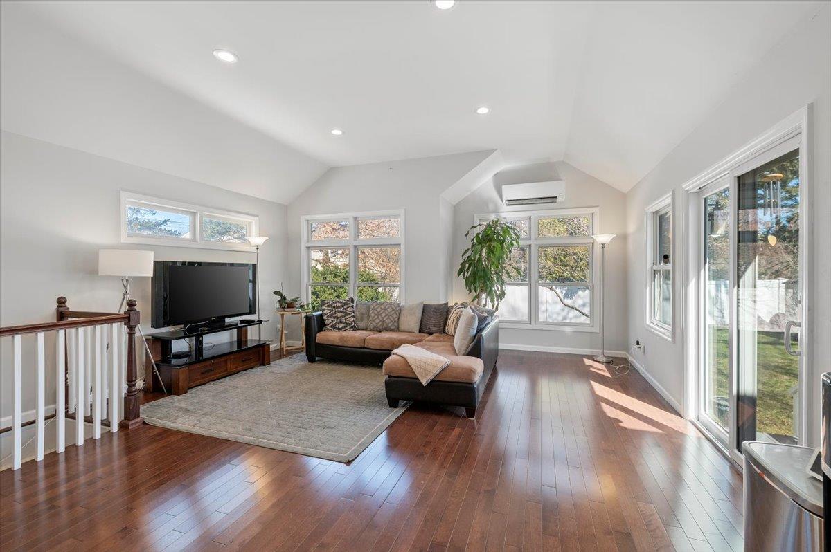 54 Circle Drive, Syosset, New York image 12