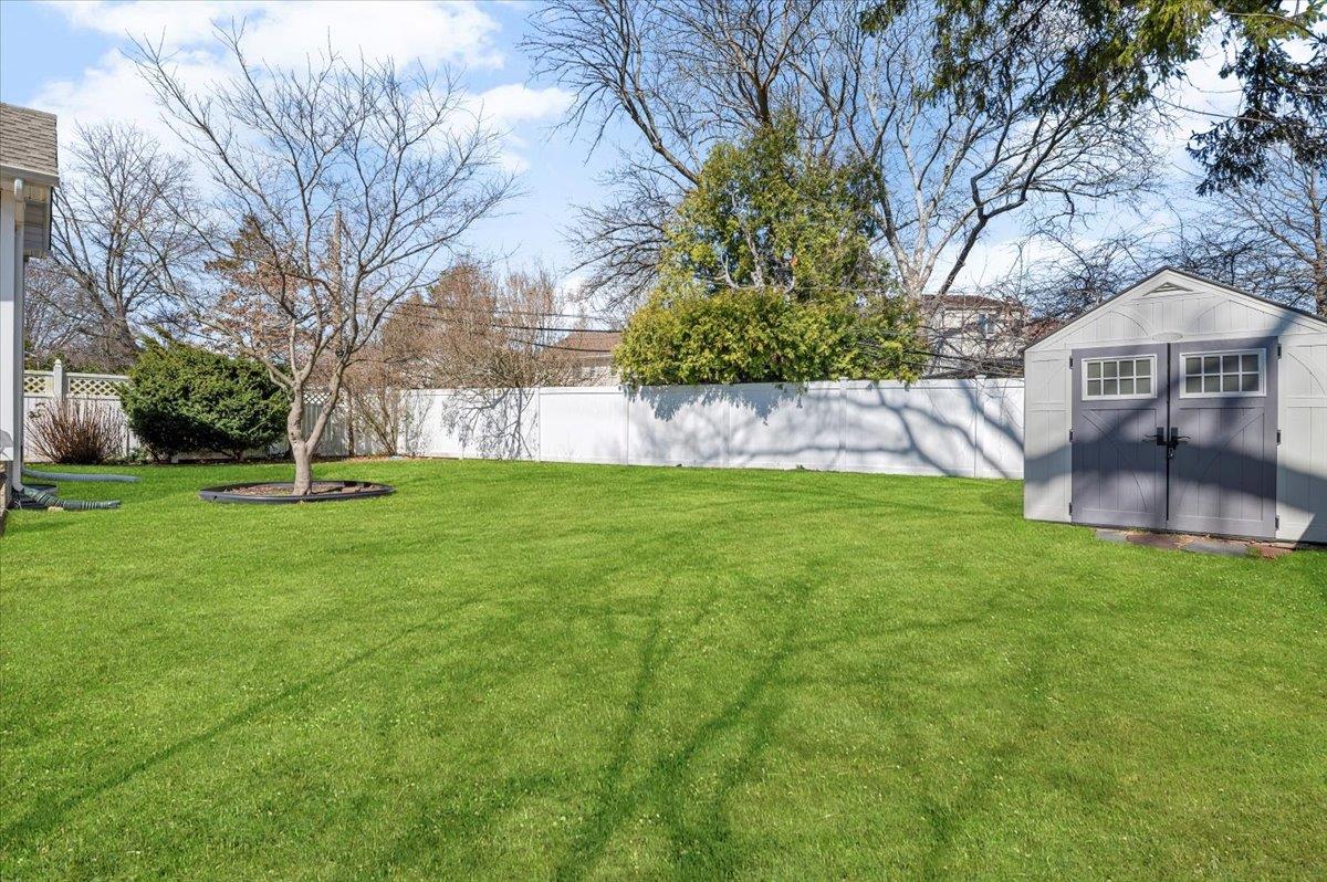 54 Circle Drive, Syosset, New York image 26