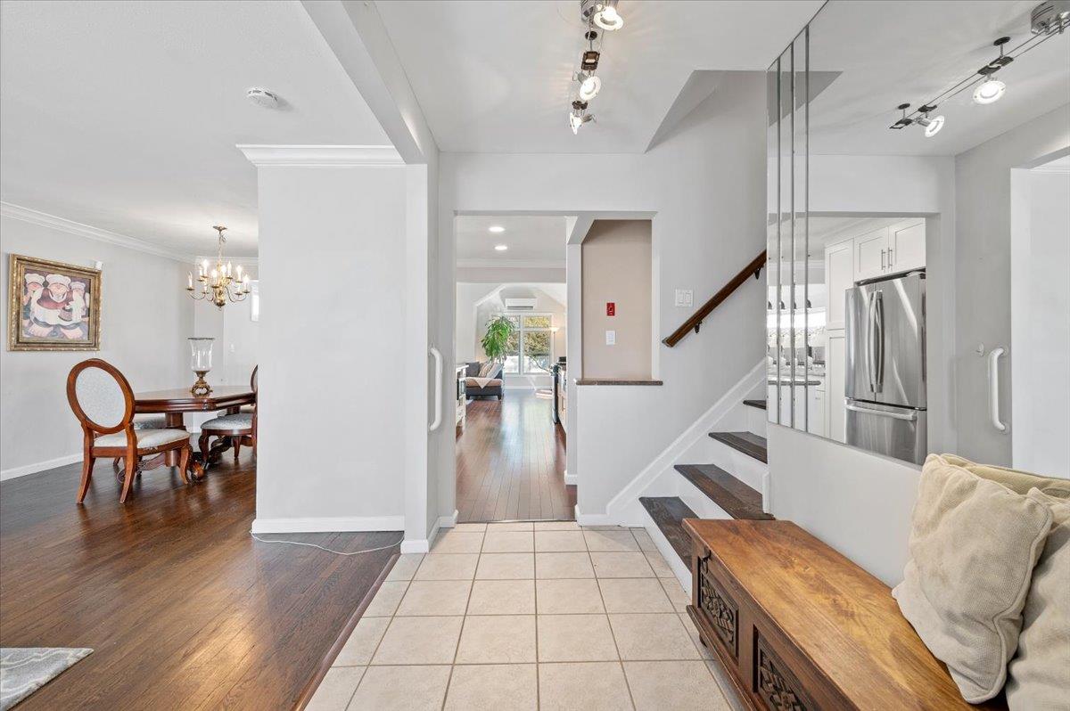 54 Circle Drive, Syosset, New York image 4