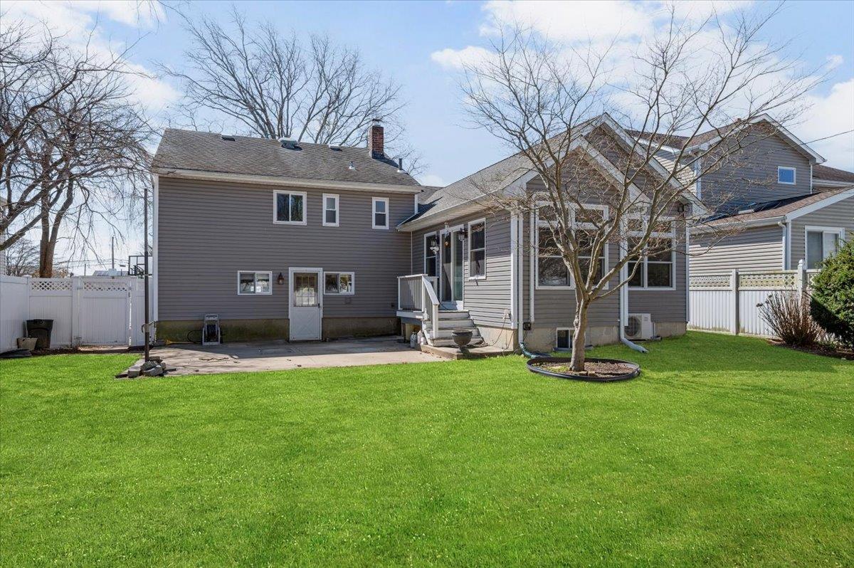 54 Circle Drive, Syosset, New York image 28