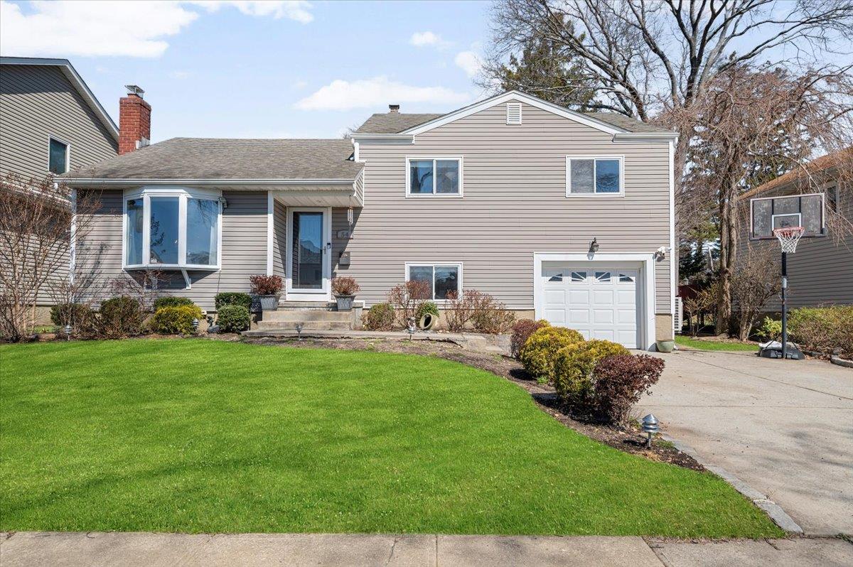 54 Circle Drive, Syosset, New York image 1