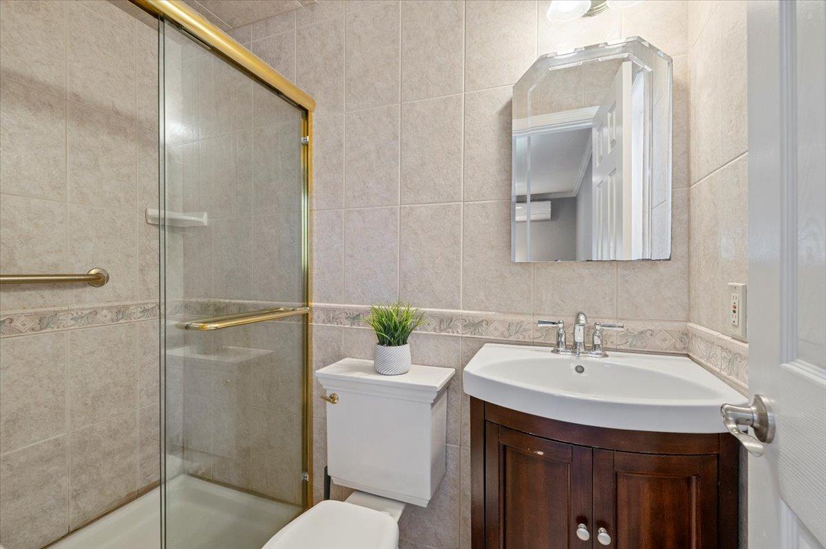 54 Circle Drive, Syosset, New York image 19
