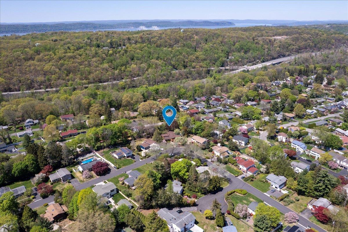17 Lark Avenue, White Plains, New York image 38