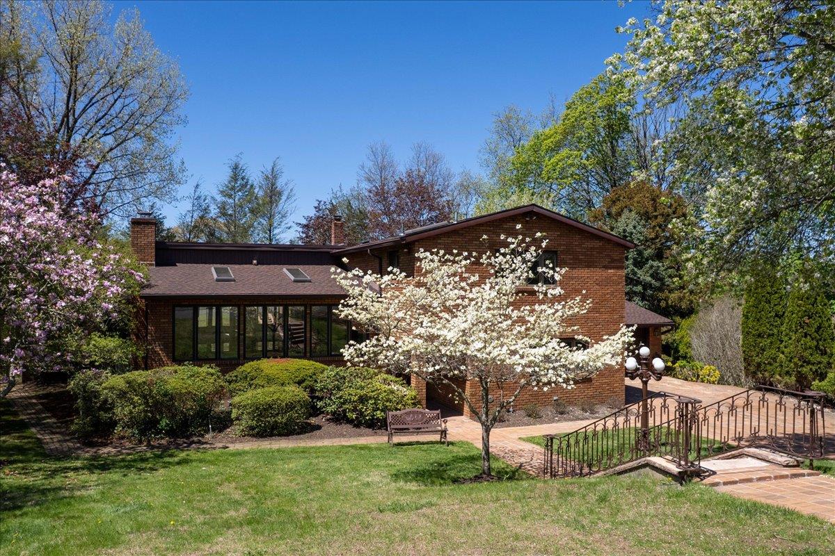 17 Lark Avenue, White Plains, New York image 4