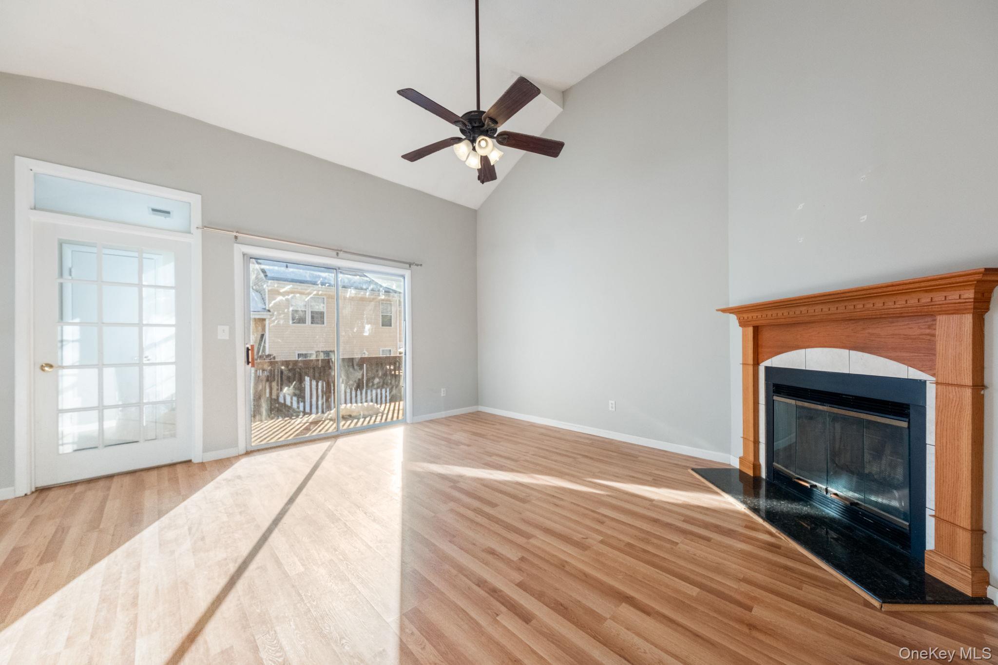 2913 Whispering Hills