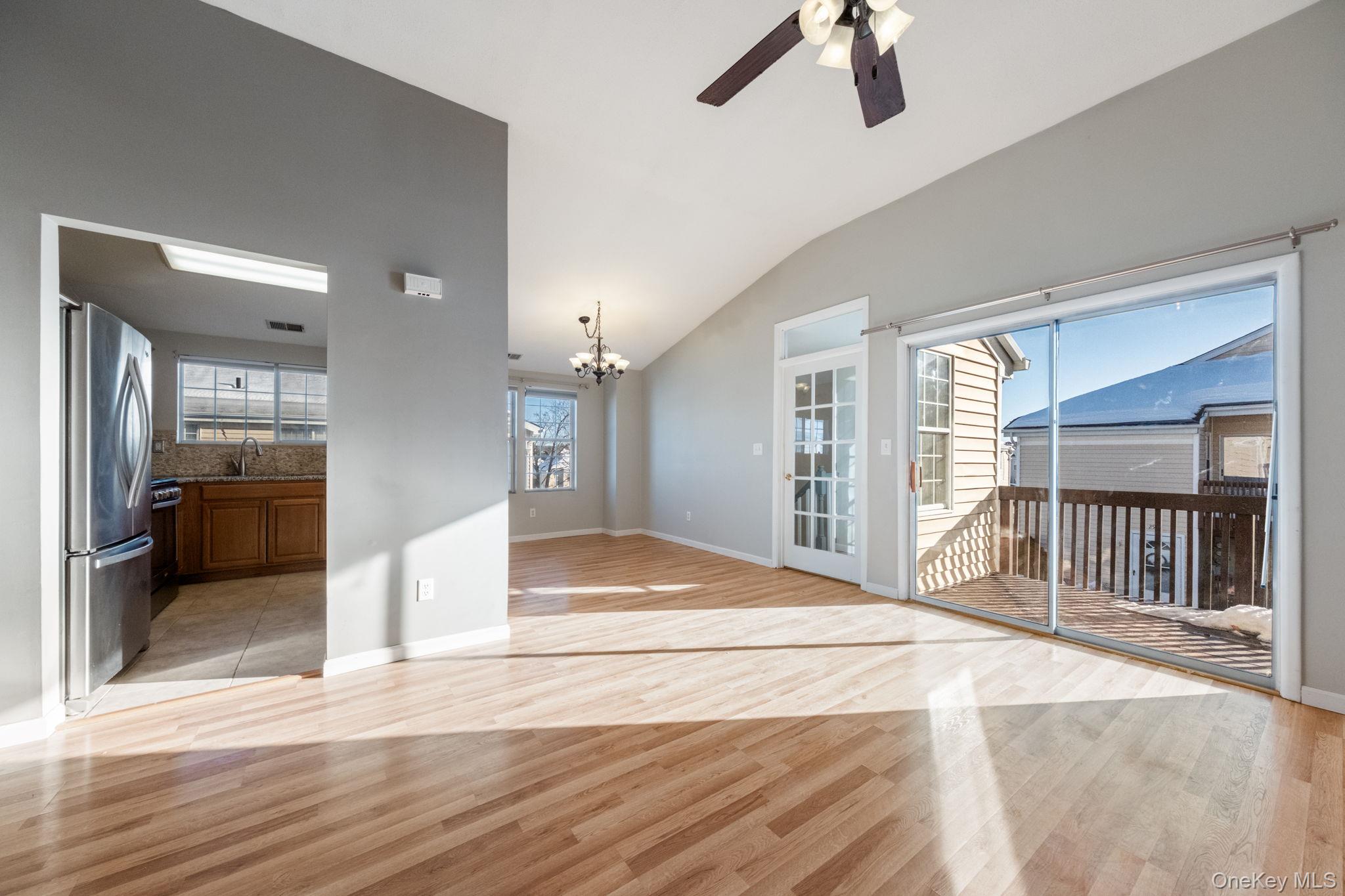 2913 Whispering Hills