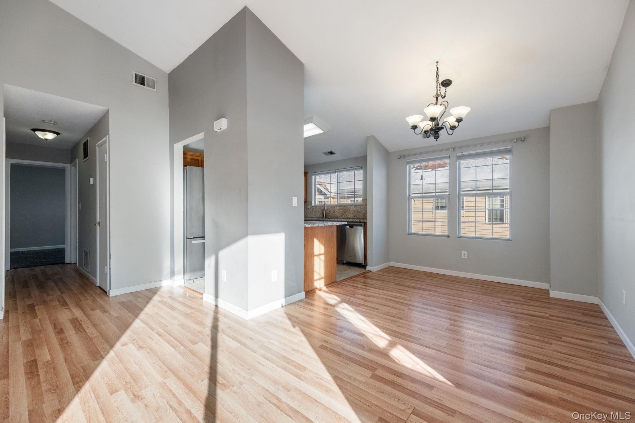 2913 Whispering Hills