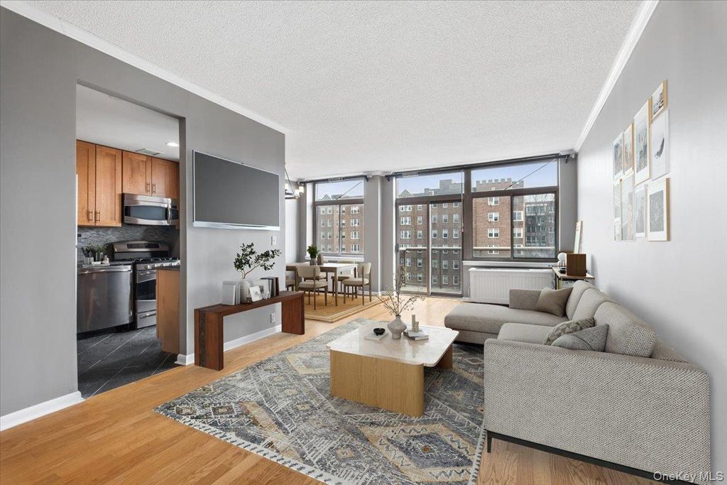 Photo of 35 N Chatsworth Avenue #6R, Larchmont, NY 10538 (MLS # 970511)