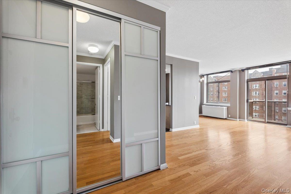 35 N Chatsworth Avenue 6R