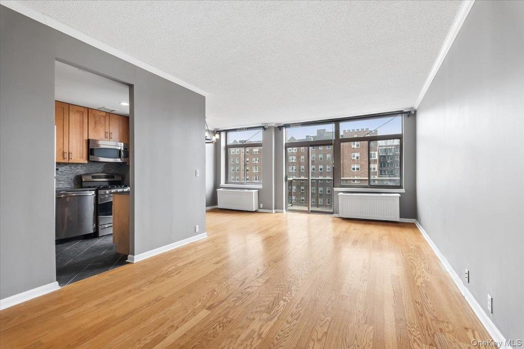 Photo of 35 N Chatsworth Avenue #6R, Larchmont, NY 10538 (MLS # 970511)