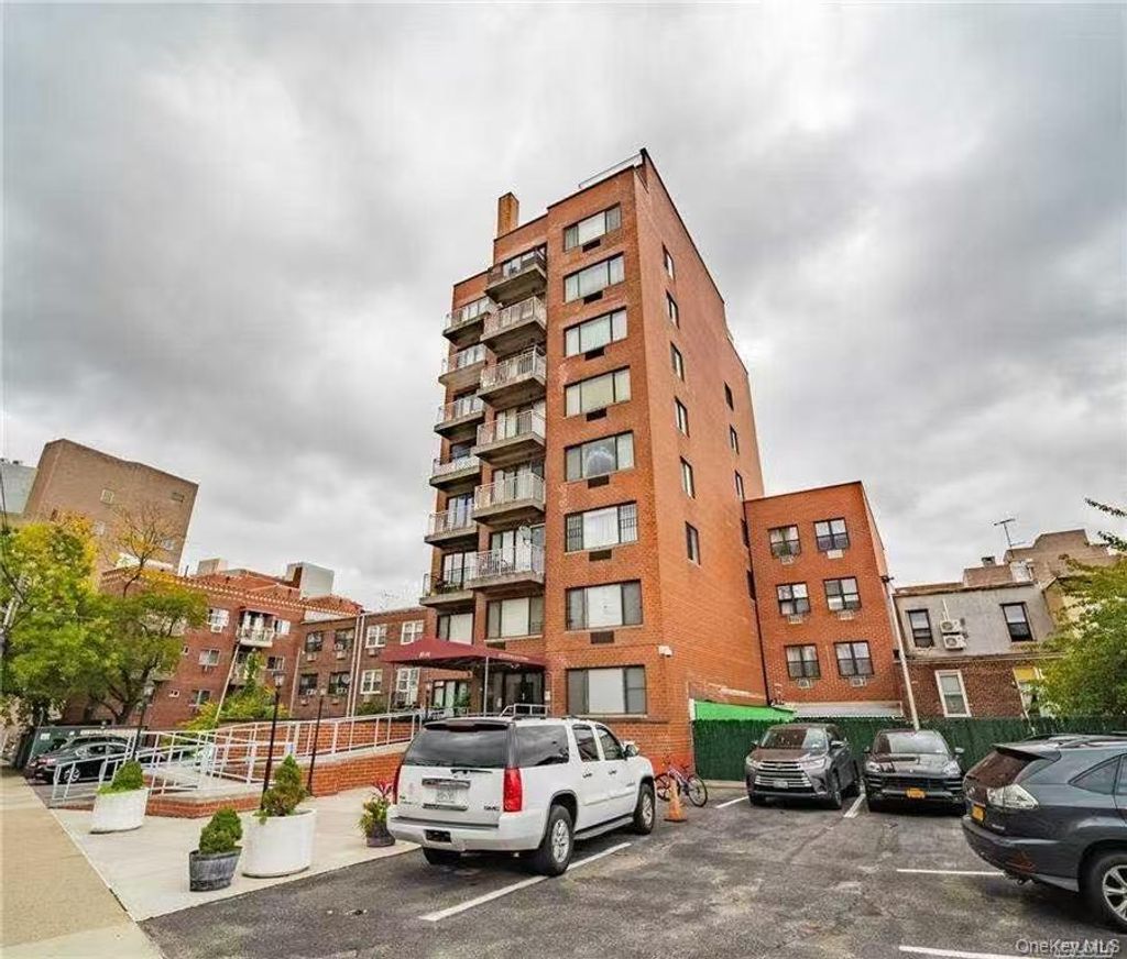 Photo of 87-14 57TH Road #3B, Elmhurst, NY 11373 (MLS # 968503)