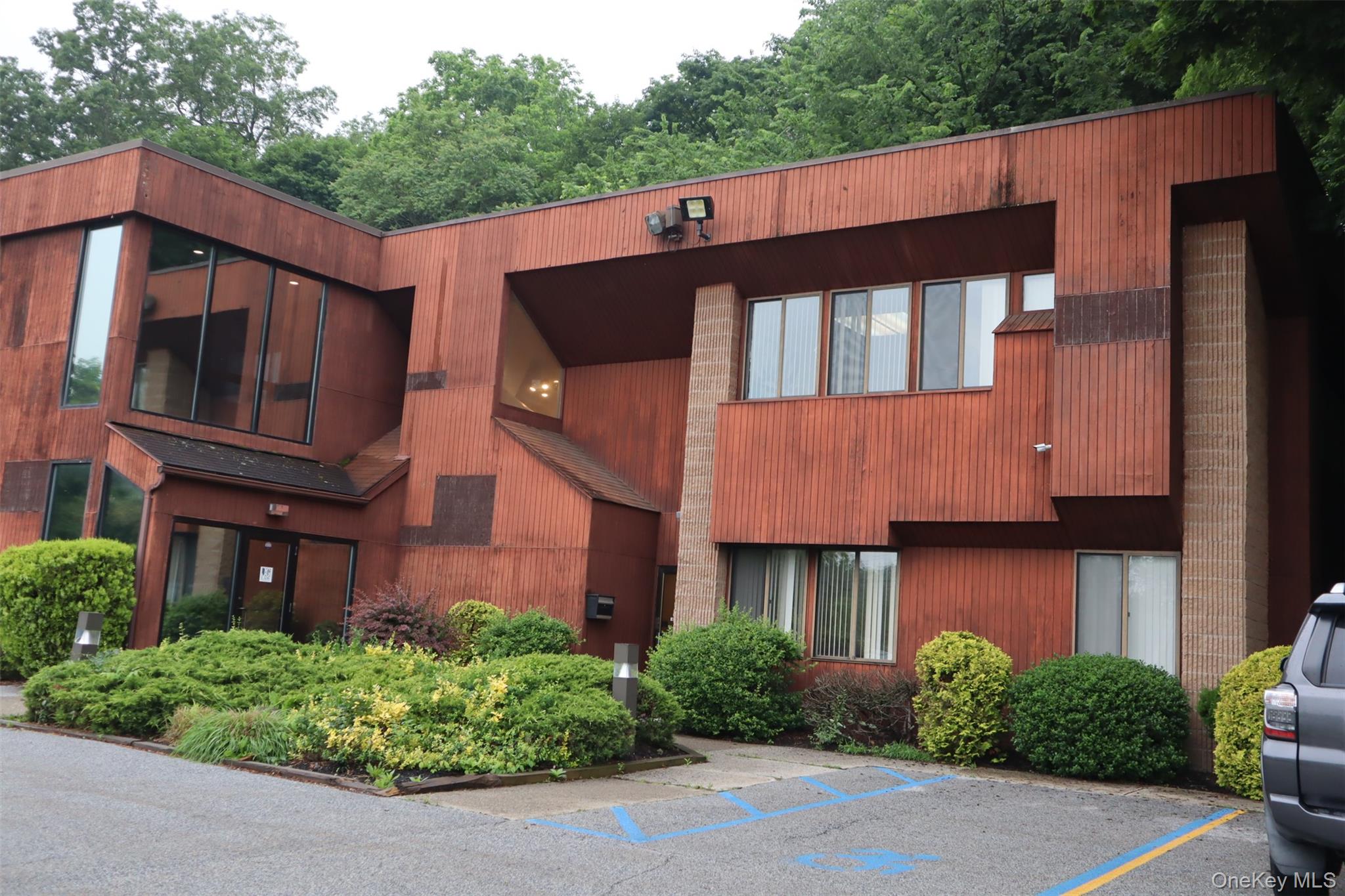 156-158 Orange Avenue