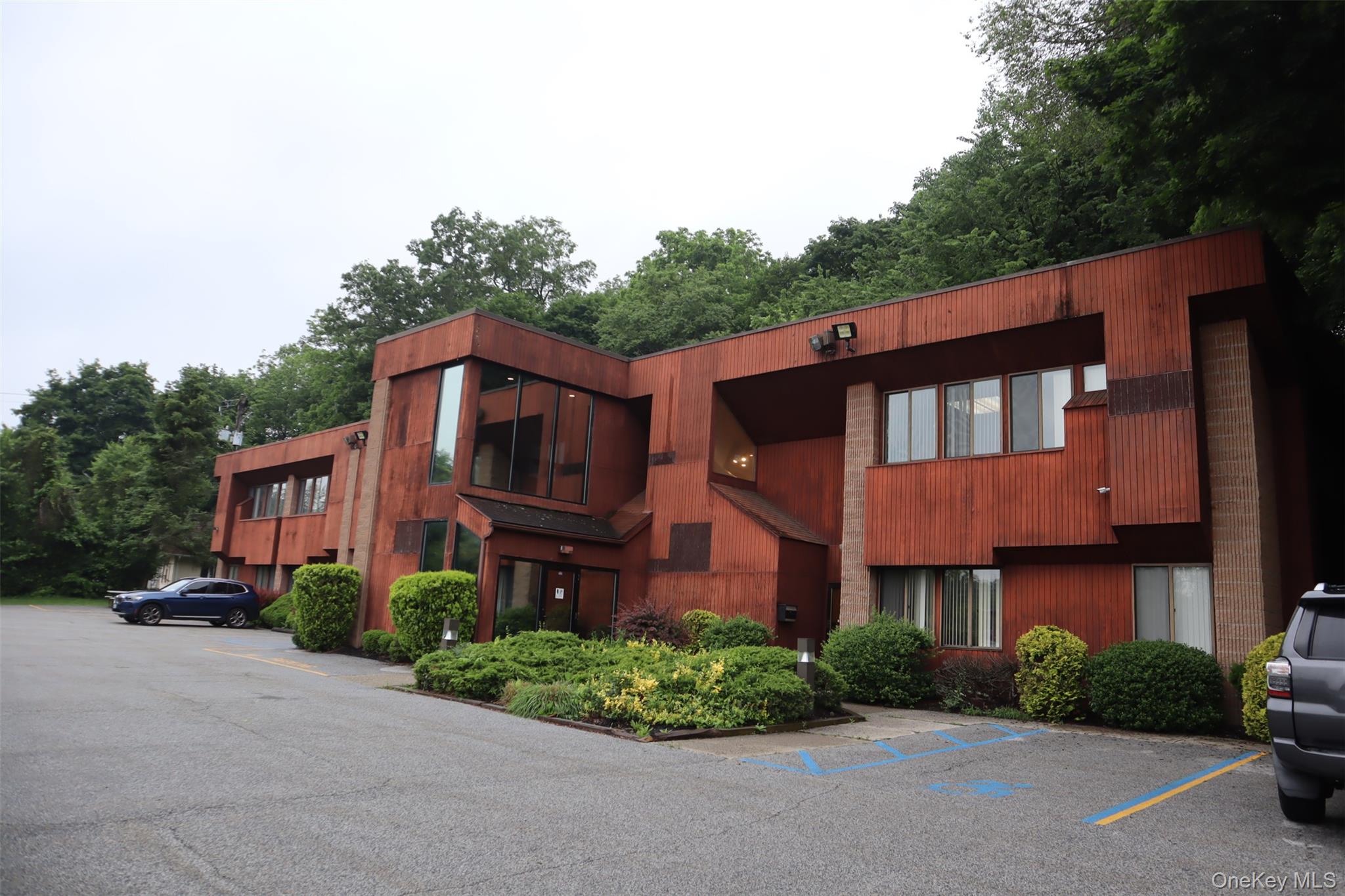 156-158 Orange Avenue