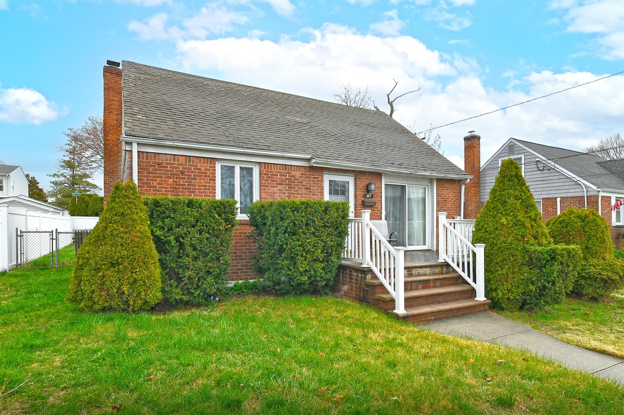 467 Hull Street, East Meadow, New York image 4