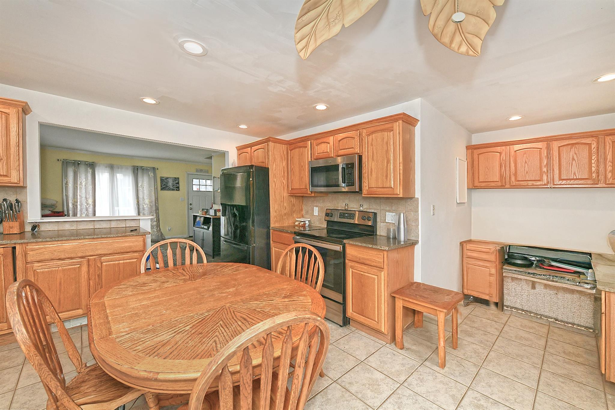 467 Hull Street, East Meadow, New York image 15