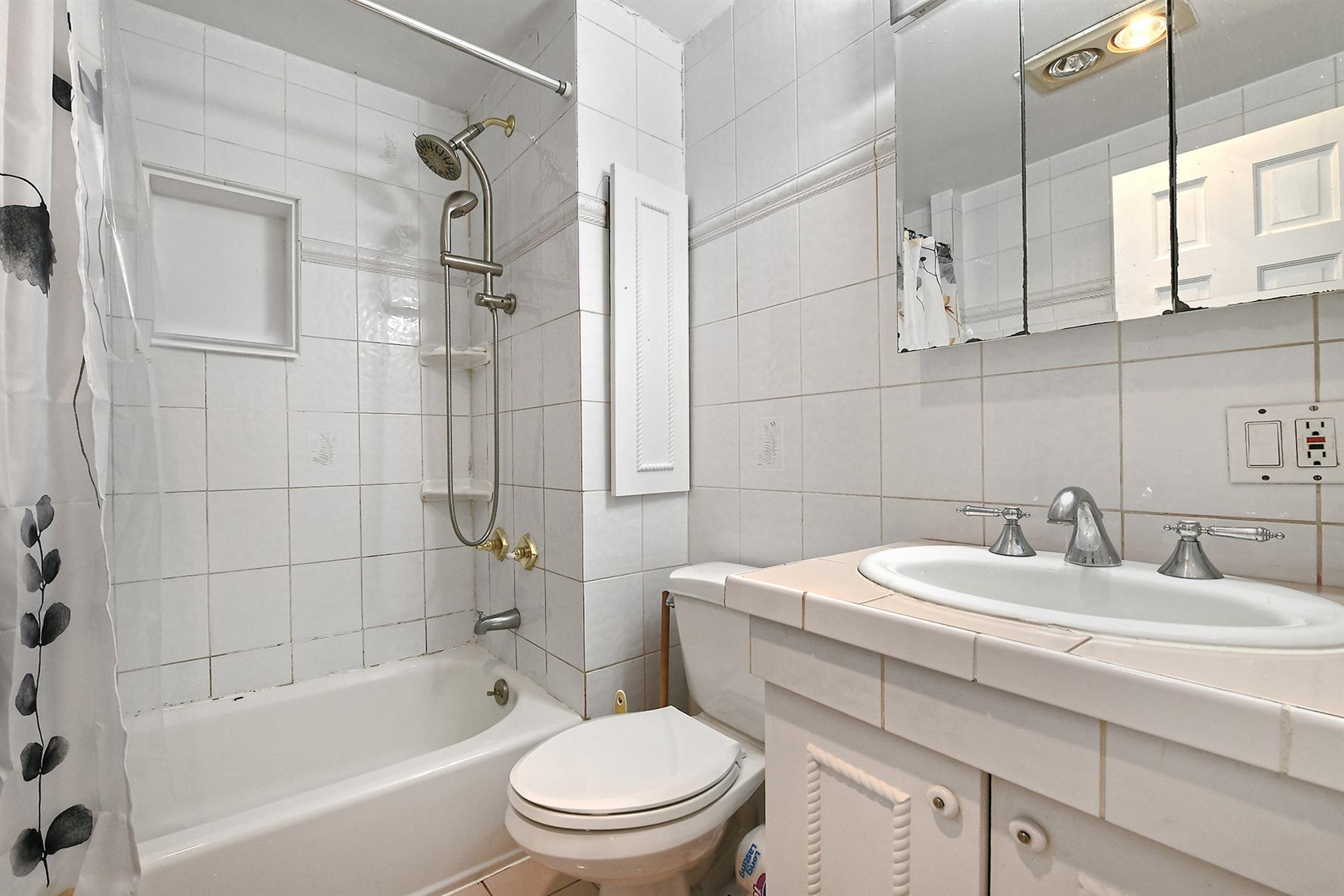 467 Hull Street, East Meadow, New York image 17