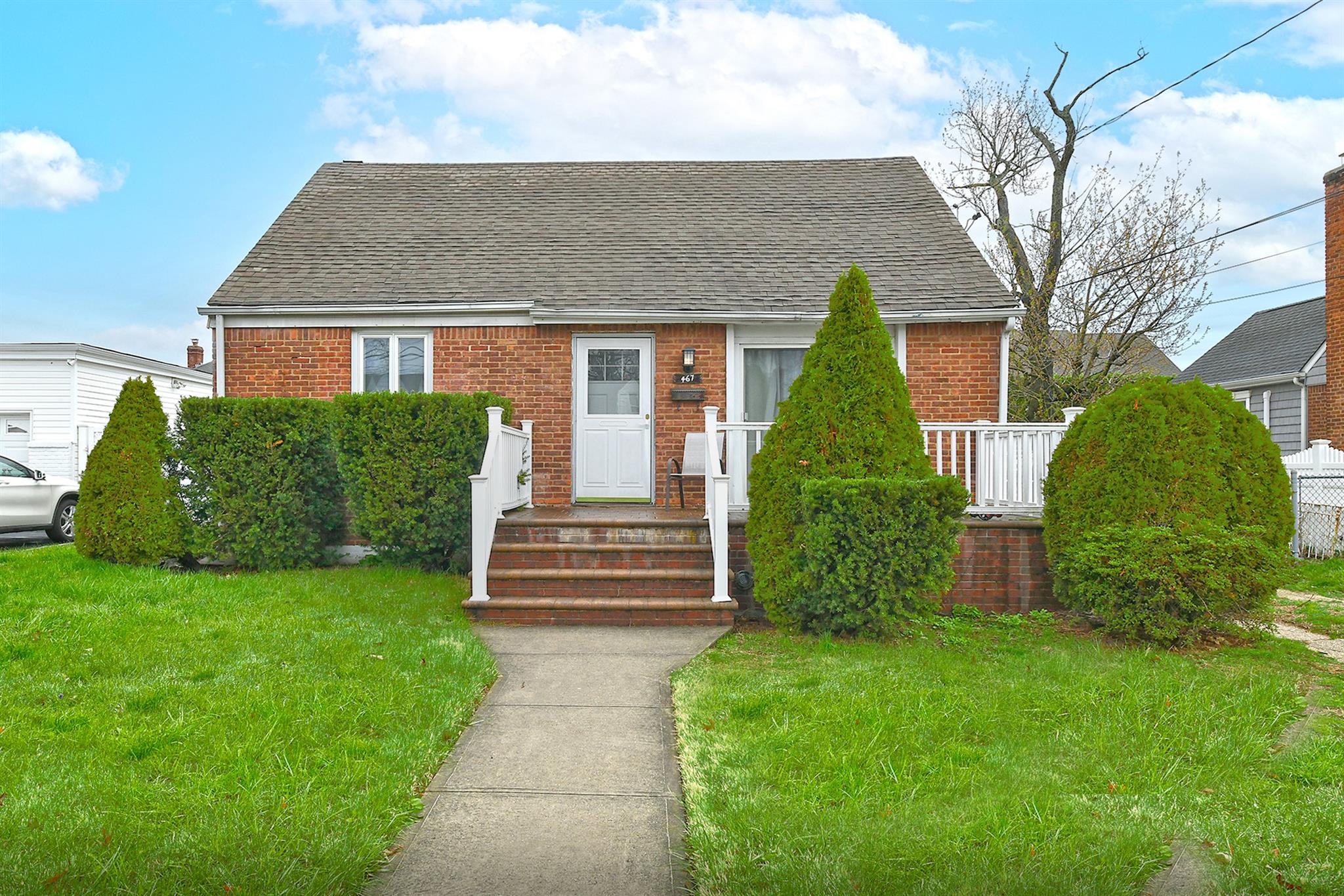 467 Hull Street, East Meadow, New York image 1