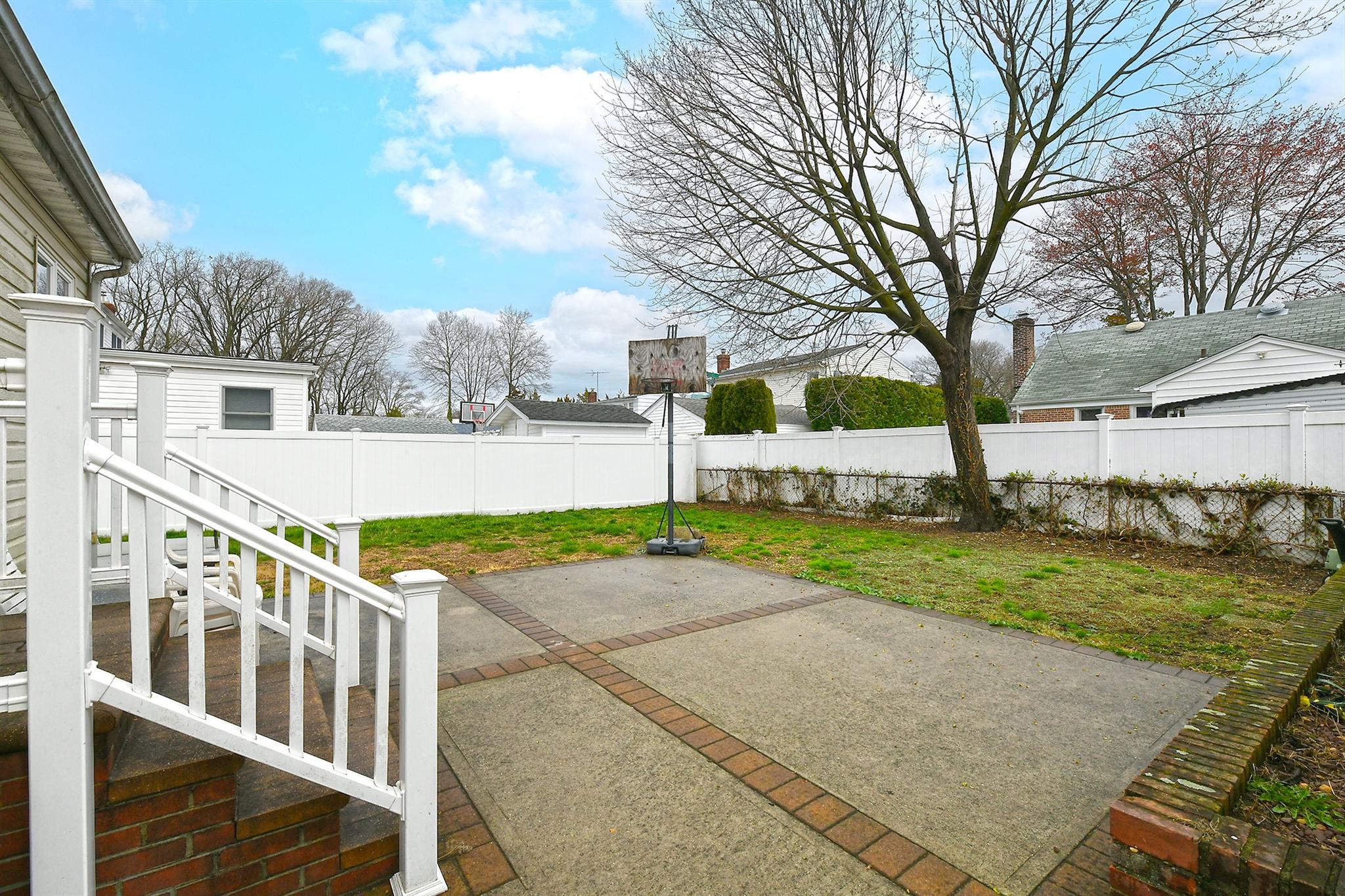 467 Hull Street, East Meadow, New York image 8
