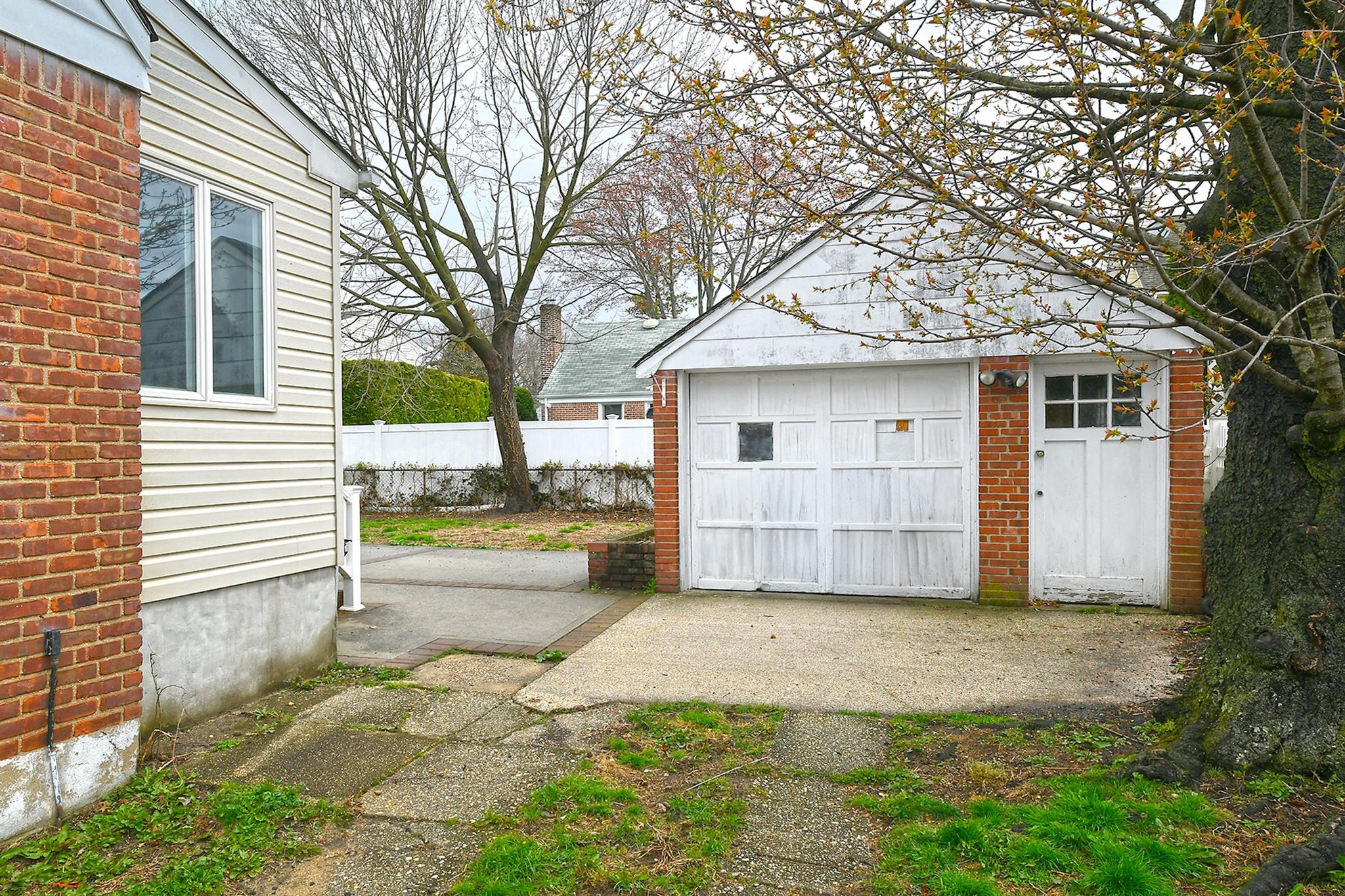 467 Hull Street, East Meadow, New York image 5