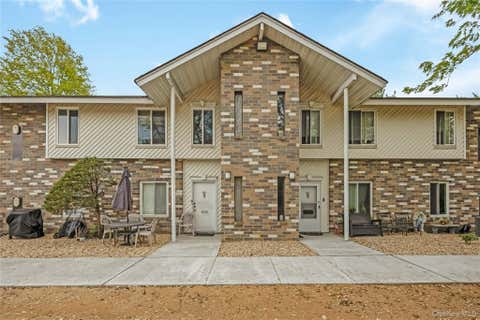 Homes For Sale - 10 ASPEN Court Ct #10<br/> Coram, NY 11727