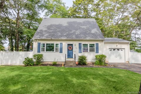 Photo of 29 Bedford Avenue, Mastic, NY 11950 (MLS # 924050)