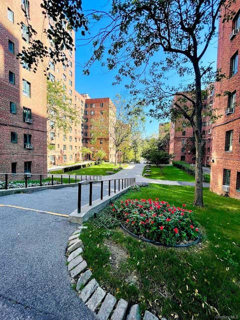 Condo For Sale - 24 Metropolitan Oval #1E<br/> Bronx, NY 10462