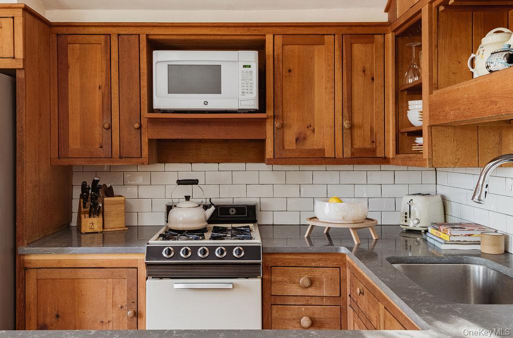 1738 County Route 10