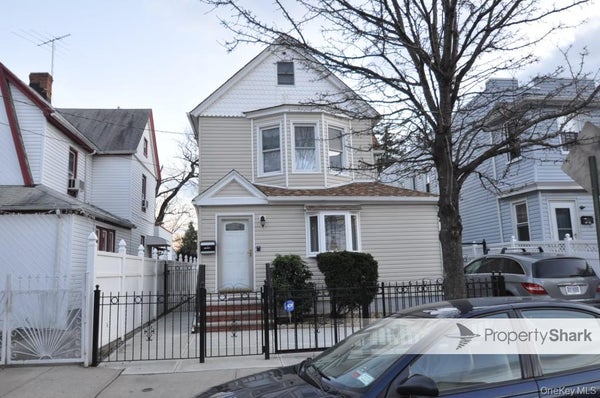 ADDRESS PRIVATE, RICHMOND HILL, NY  - Image 49eee864e200b53aa5bf799b65eaec1a/4257127156