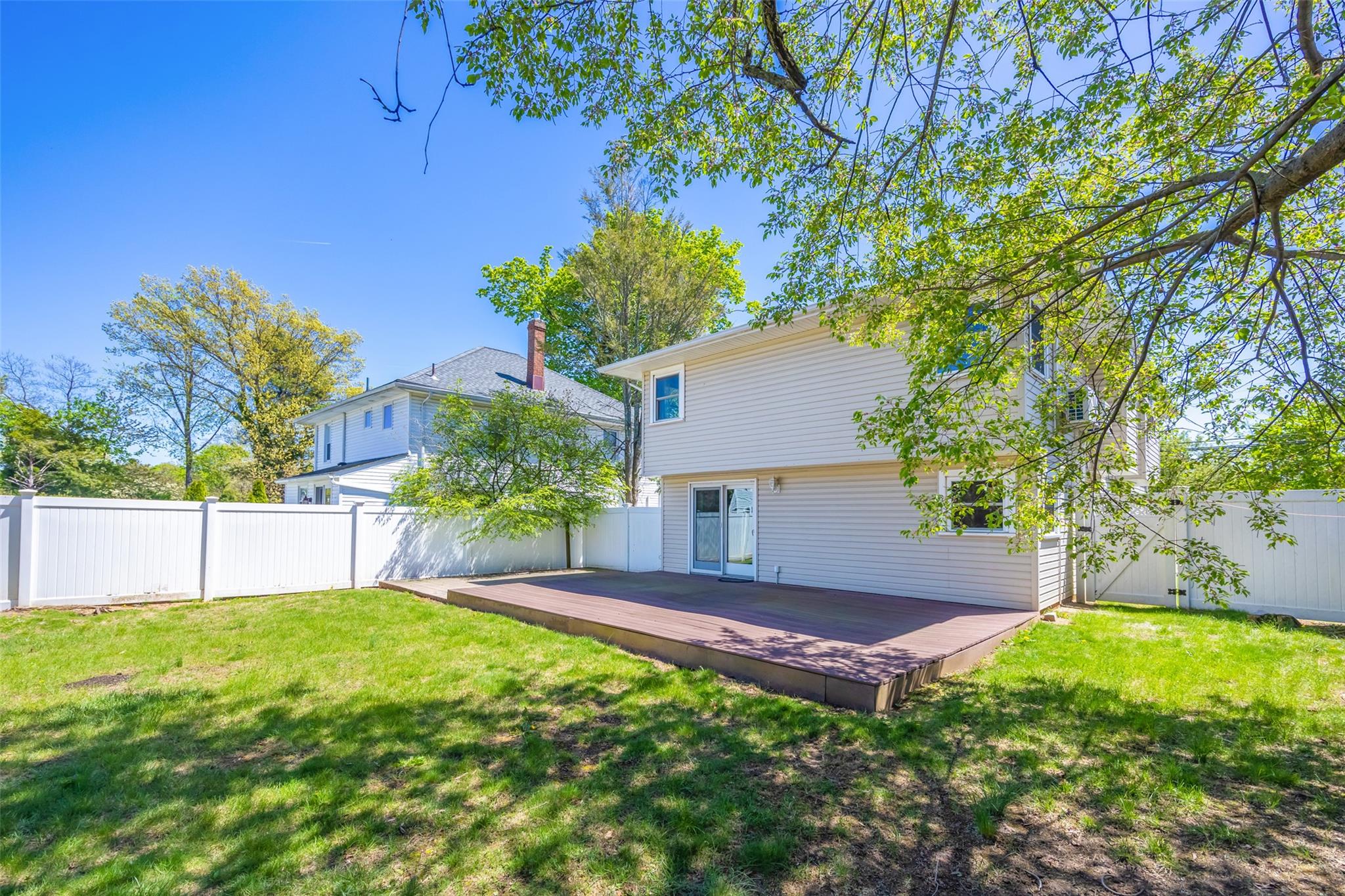 30 Devine Avenue, Syosset, New York image 44
