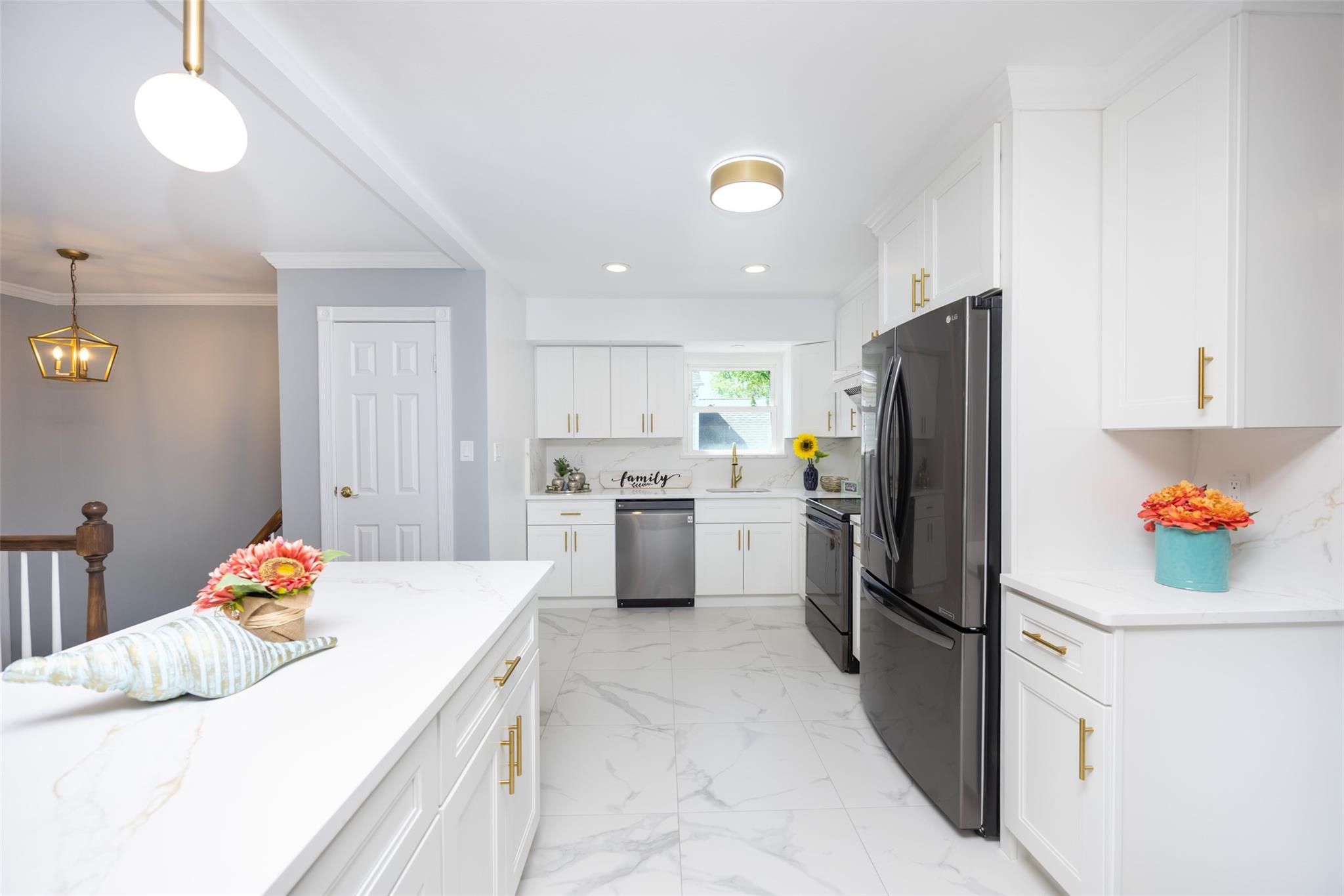 30 Devine Avenue, Syosset, New York image 18