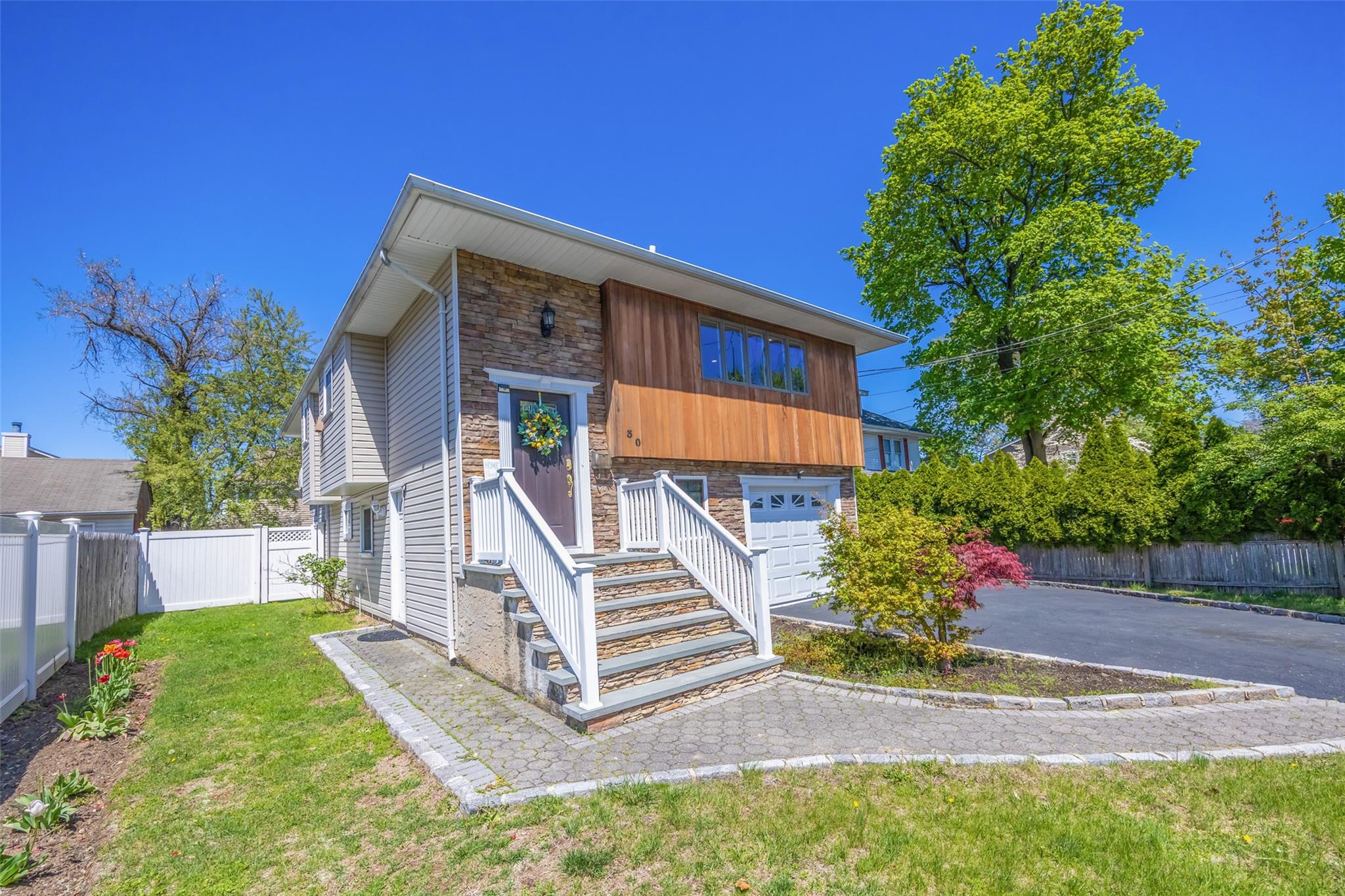 30 Devine Avenue, Syosset, New York image 4