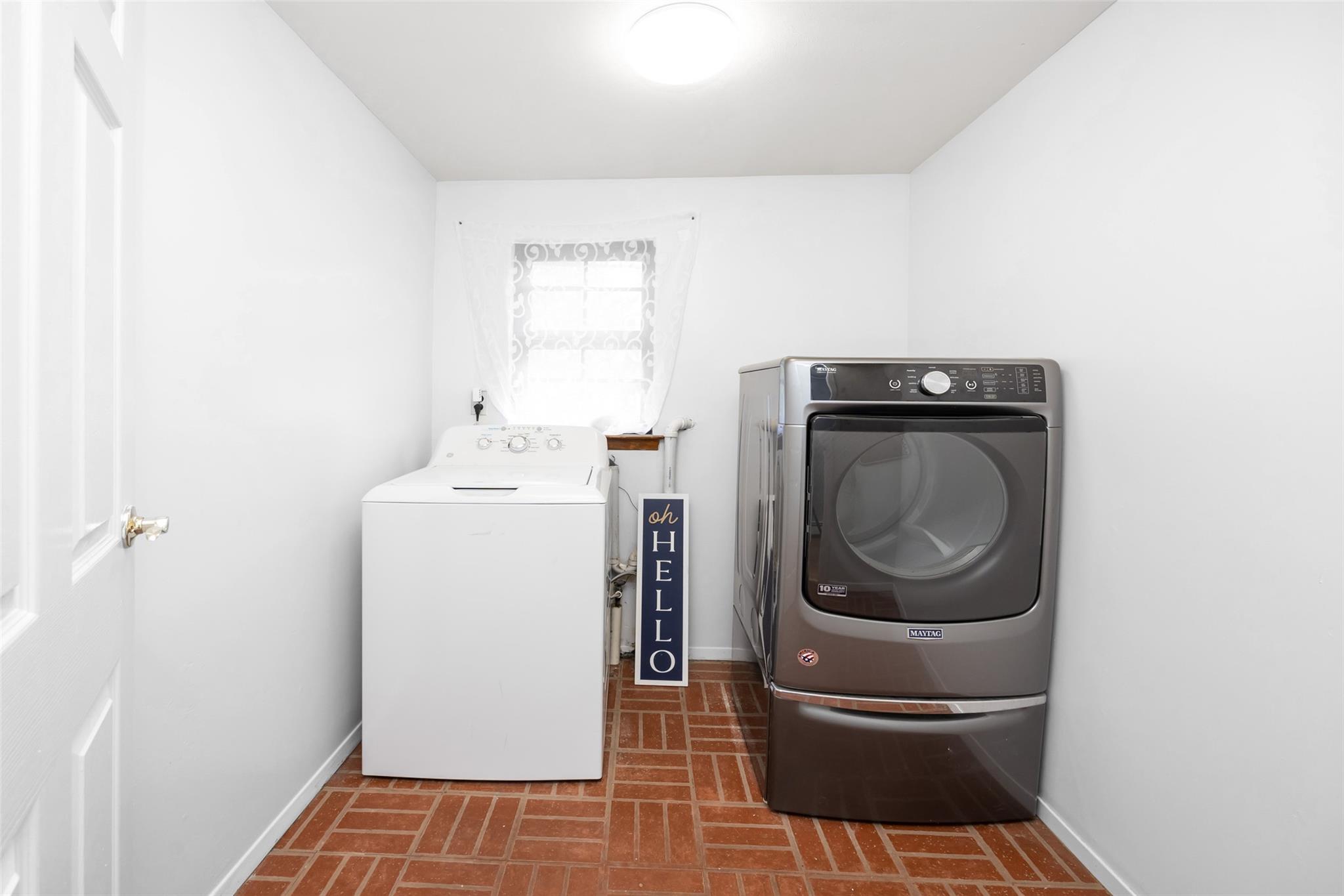 30 Devine Avenue, Syosset, New York image 38