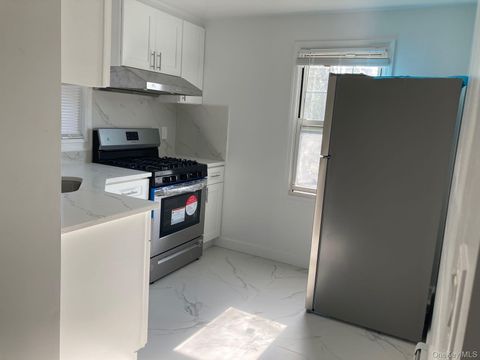 Photo of 34-07 149 St St, Flushing, NY 11354 (MLS # 987040)