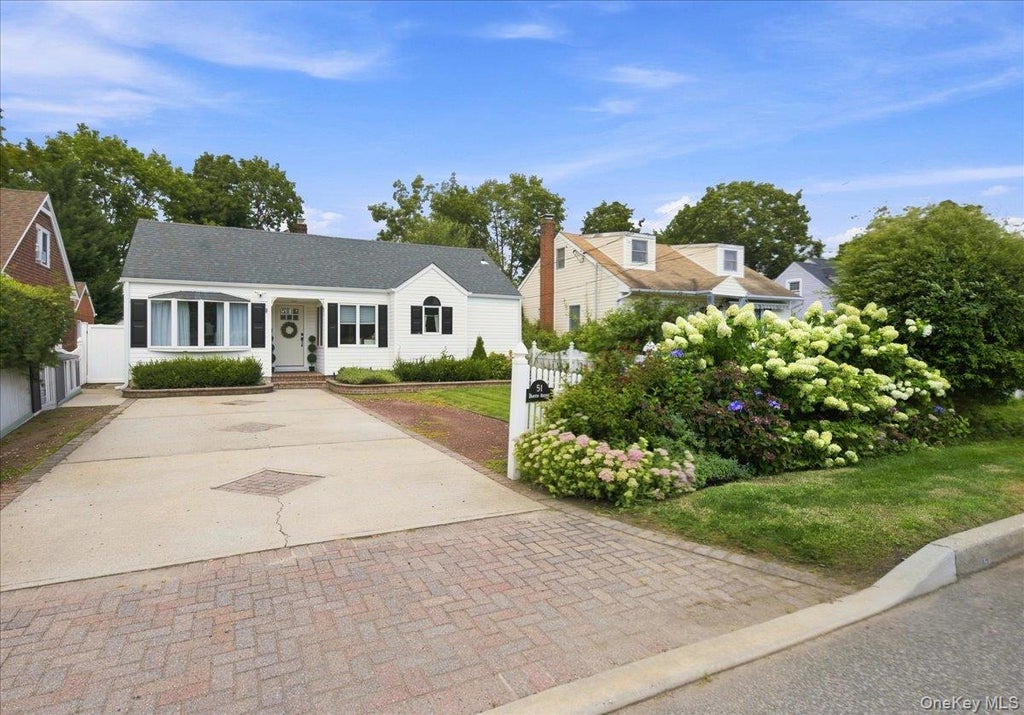 Photo of 51 Dawson Avenue, Kings Park, NY 11754 (MLS # 1042076)